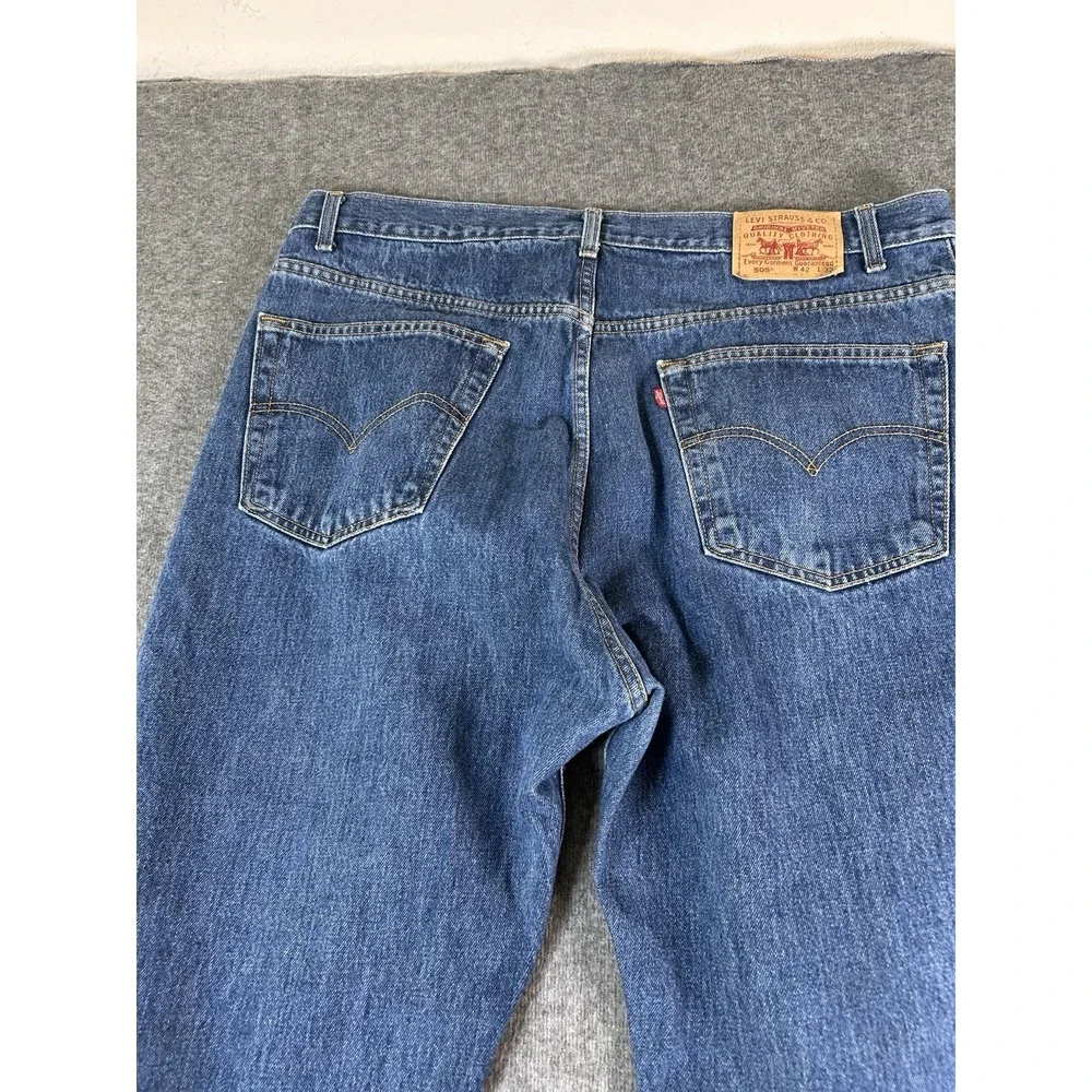 Levi's 505 Men's Medium Wash Jean‎ Size 42x32 Straight Regular Fit Pants